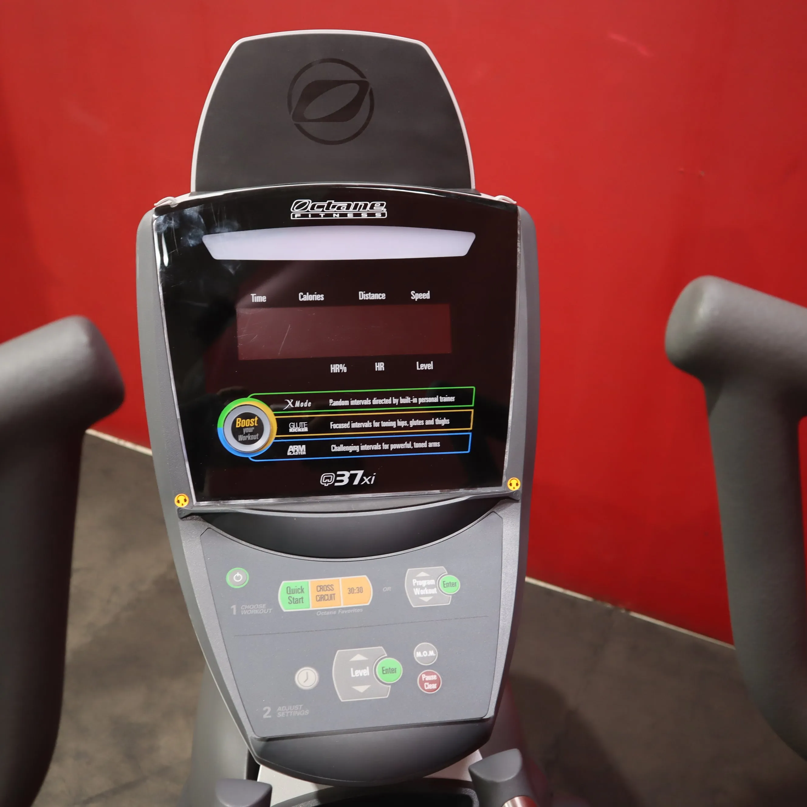 Octane Fitness Q37xi Elliptical Trainer (Refurbished)