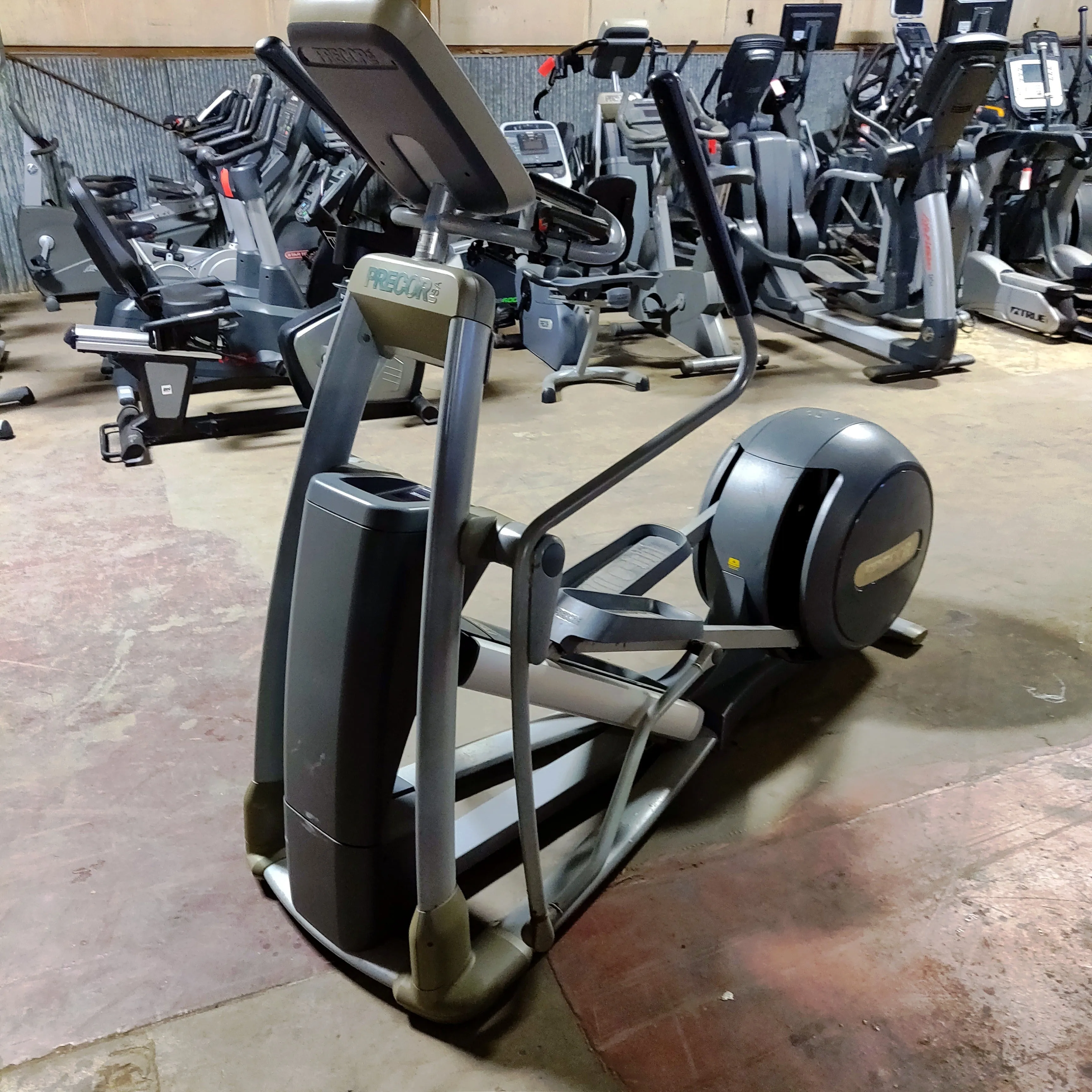 Precor Elliptical EFX576i Commercial Grade With Incline