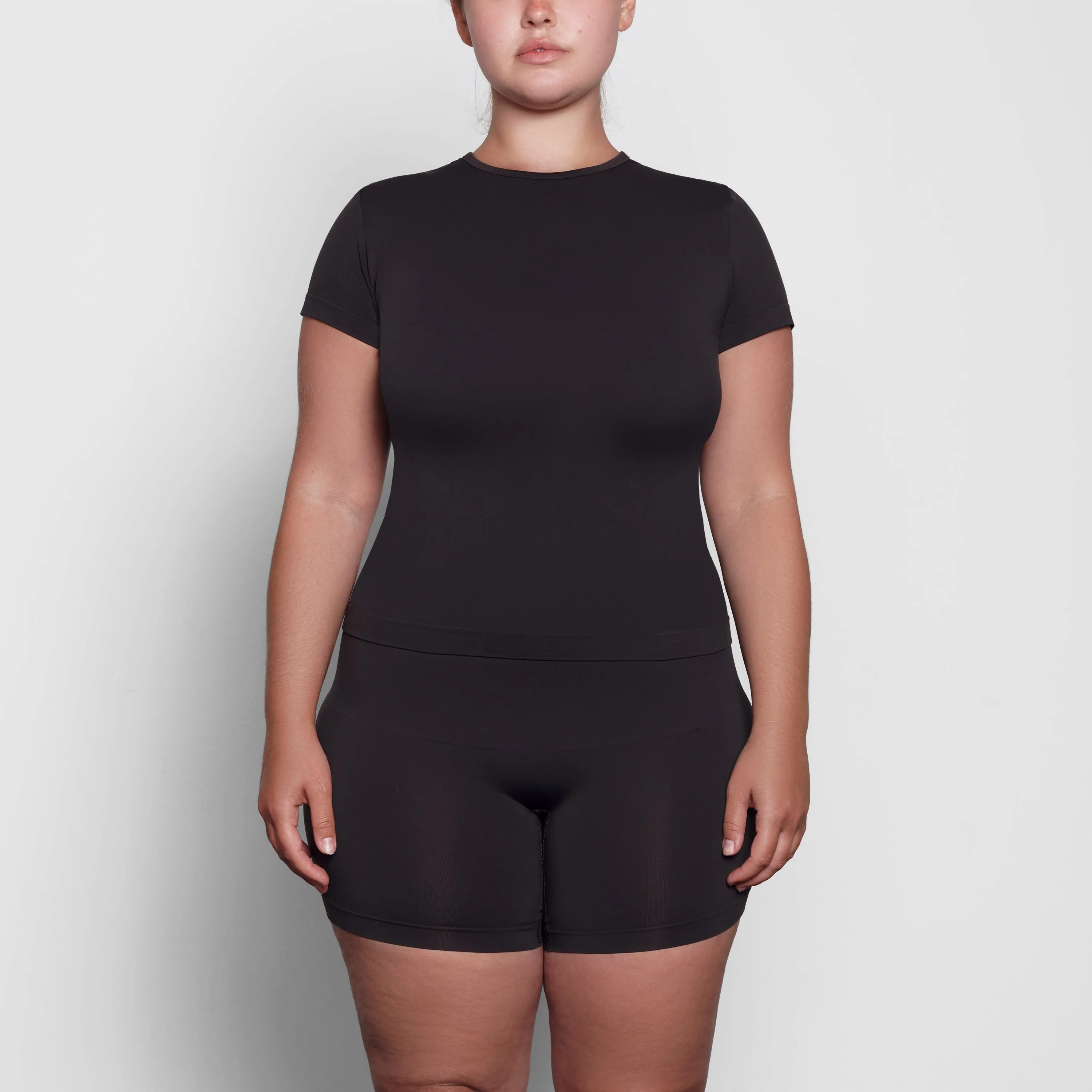 SMOOTHING TEE | SOOT